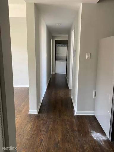 Main picture of 4620 S Lake Park Ave