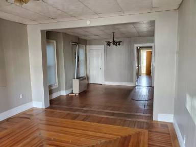 Main picture of 115 5th Ave