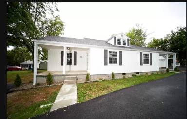 Main picture of 105 Travis Ct