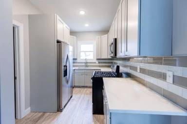 Main picture of 805 E Olive St