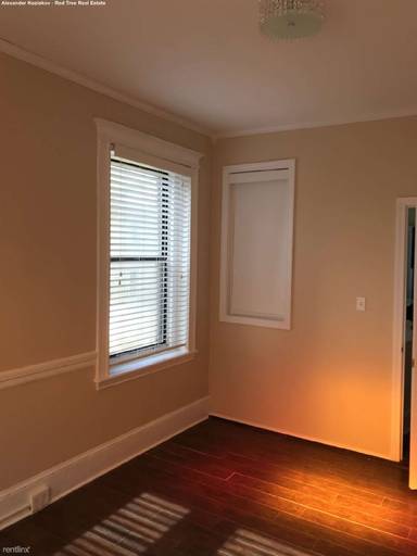 Main picture of 19 Royal St