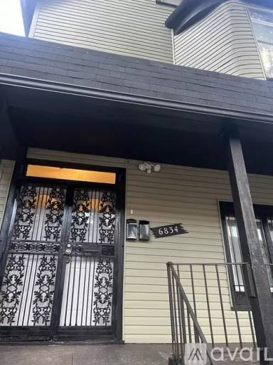 Main picture of 6834 S King Dr