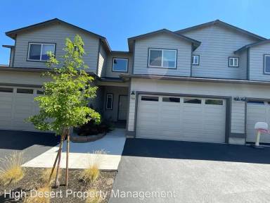 Main picture of 920 NE Paula Dr