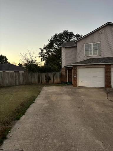 Main picture of 182 Plover Cv