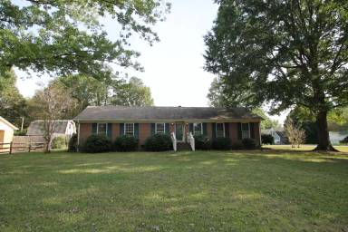 Main picture of 1904 Huntington Pl