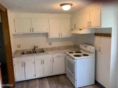 Main picture of 3 Poplar Ln