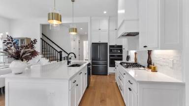Main picture of 5104 McLain Way