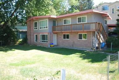 Main picture of 630 SE Highland Way