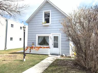 Main picture of 208 S Hauser Ave