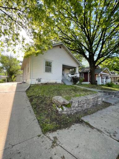 Main picture of 626 Lawrence St