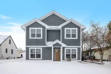 Main picture of 134 20th Ave N