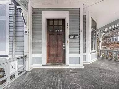 Main picture of 559 Wealthy St SE