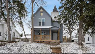 Main picture of 248 Hedges St
