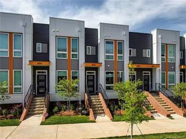 Main picture of 2826 Youngblood St