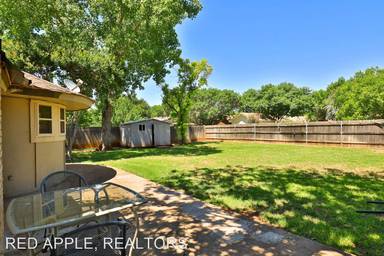 Main picture of 4673 Royal Crest Dr