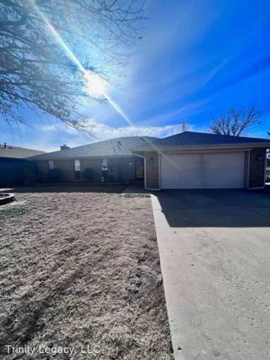 Main picture of 7001 S Harvey Ave