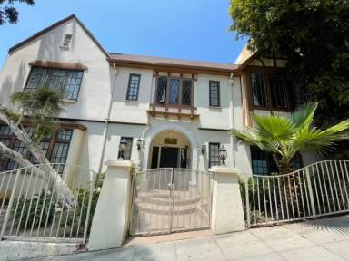Main picture of 1825 Ivar Ave