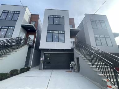 Main picture of 6114 Jefferson St