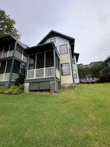 Main picture of 674 Marina Cottage Dr