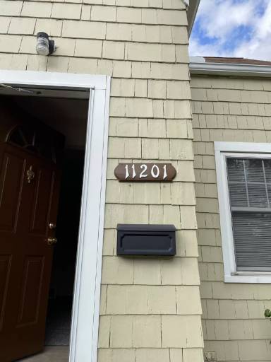 Main picture of 11211 Vernon Ave