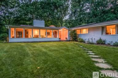 Main picture of 1326 Ranleigh Rd