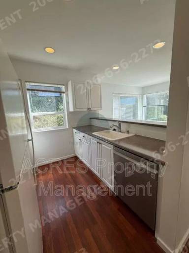 Main picture of 524 6th Ave W
