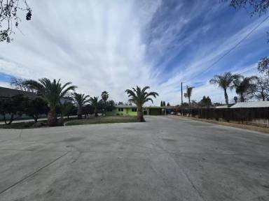 Main picture of 32497 Road 160