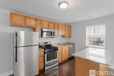 Main picture of 7616 N Marshfield Ave