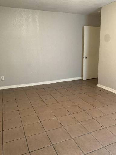 Main picture of 301 W Austin Ave