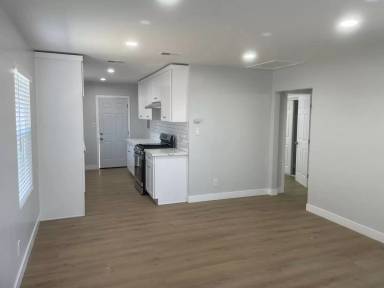 Main picture of 11862 Hewes St