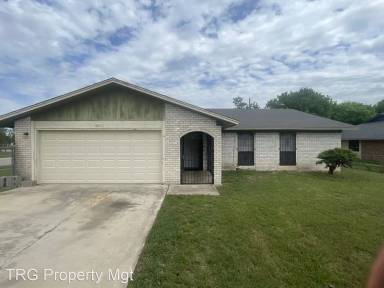 Main picture of 2802 Lawndale St