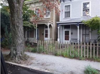 Main picture of 411 S Laurel St