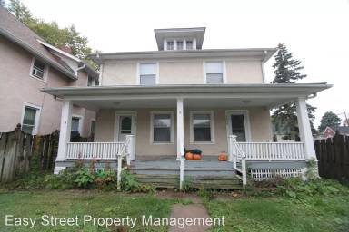 Main picture of 1610 12th Ave