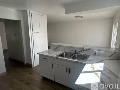 Main picture of 347 N Eucalyptus Ave