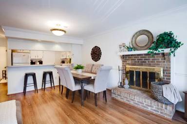 Main picture of 2117 N Monroe St