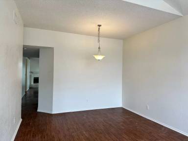Main picture of 4032 Periwinkle Dr