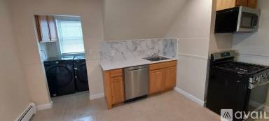 Main picture of 31 Longfellow St