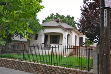 Main picture of 134 N College Ave