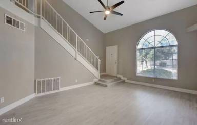 Main picture of 8441 Blue Island Ave