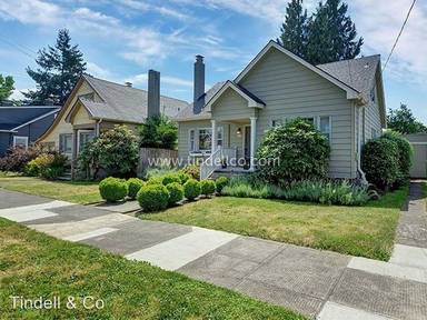 Main picture of 3325 NE 51st Ave