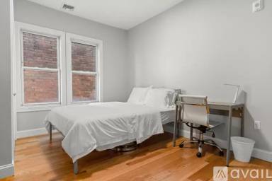 Main picture of 36 Emerson