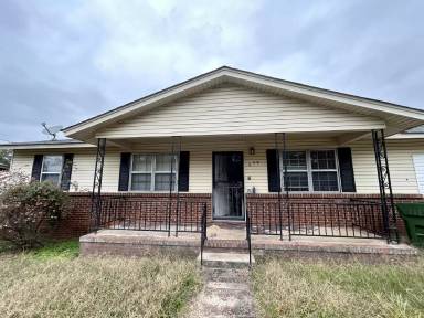 Main picture of 639 Dawson Ter NW