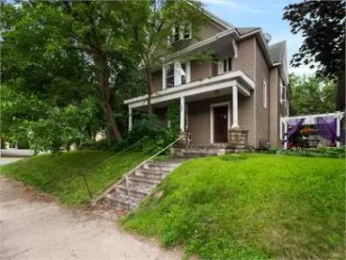 Main picture of 700 University Ave NE