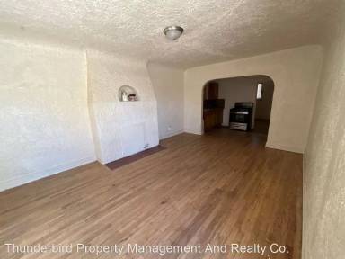 Main picture of 409 Yale Blvd SE