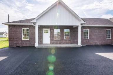 Main picture of 725 Oak St