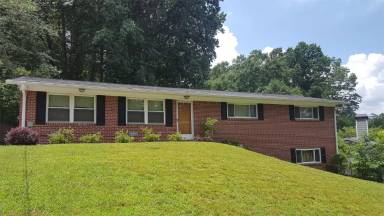 Main picture of 2617 Cove Cir NE