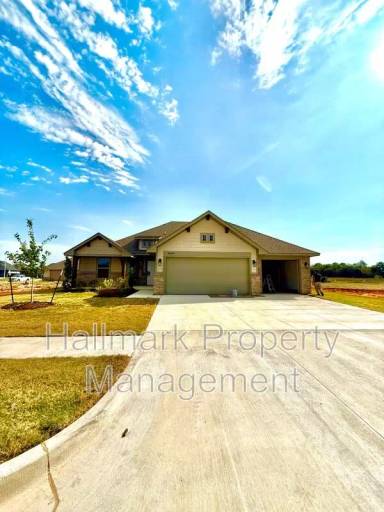 Main picture of 4904 Vine Cliff Rd