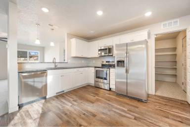 Main picture of 10416 Longtail Dr