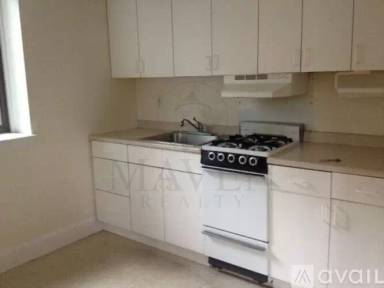 Main picture of 10 Forest St