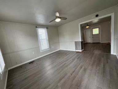Main picture of 1248 N Ledlie Ave